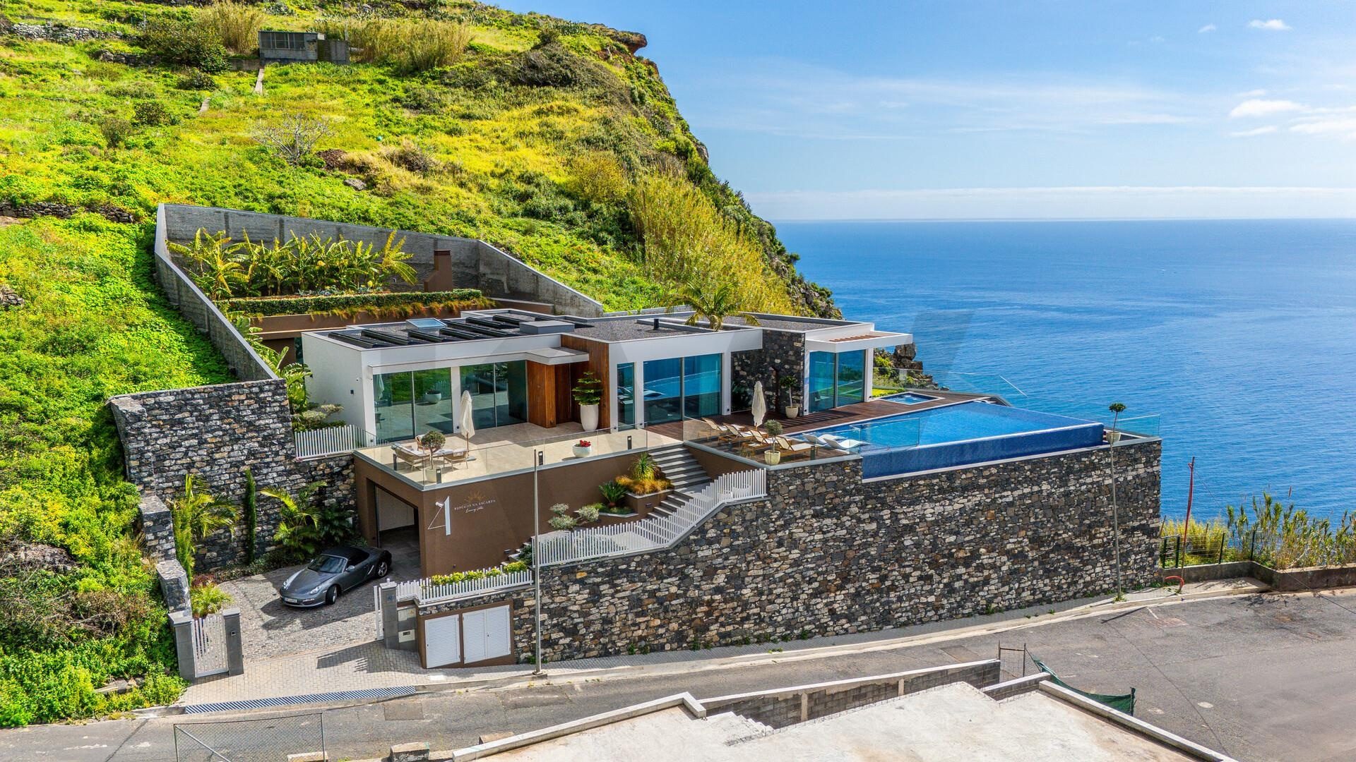 Villa Quinta Grande — vista aérea da villa sobre a costa sul